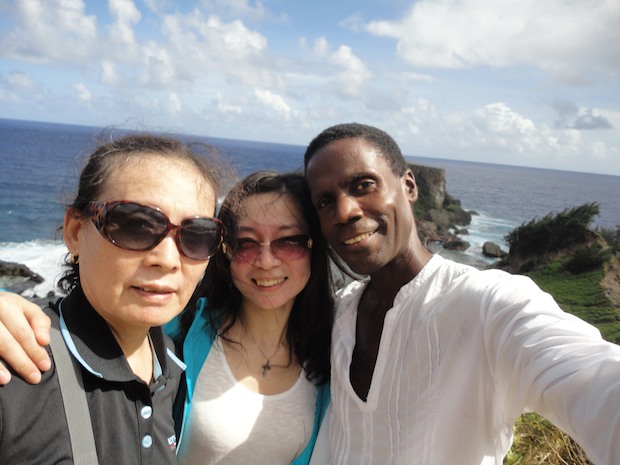 Denise from Nanjing on Saipan with Saipan tour guide, Walt Goodridge, 丹尼斯从南京塞班岛